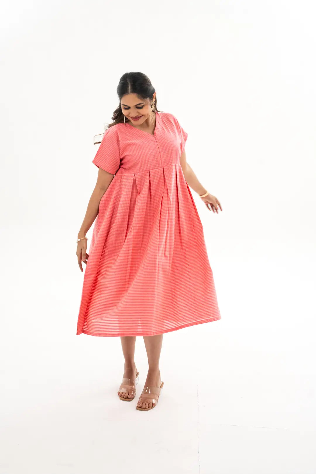 Maternity dress for a baby's first visit to the park playground FlowEase Feeding kaftan Maternity dress for a baby's first visit to the park playground FlowEase Feeding kaftan